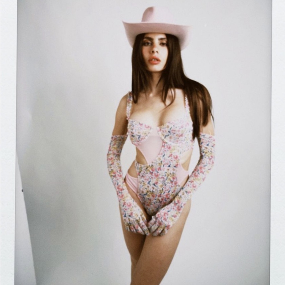 NWT Wild Lovers Gladys Festival Underwired Bodysuit in Floral Print with Gloves